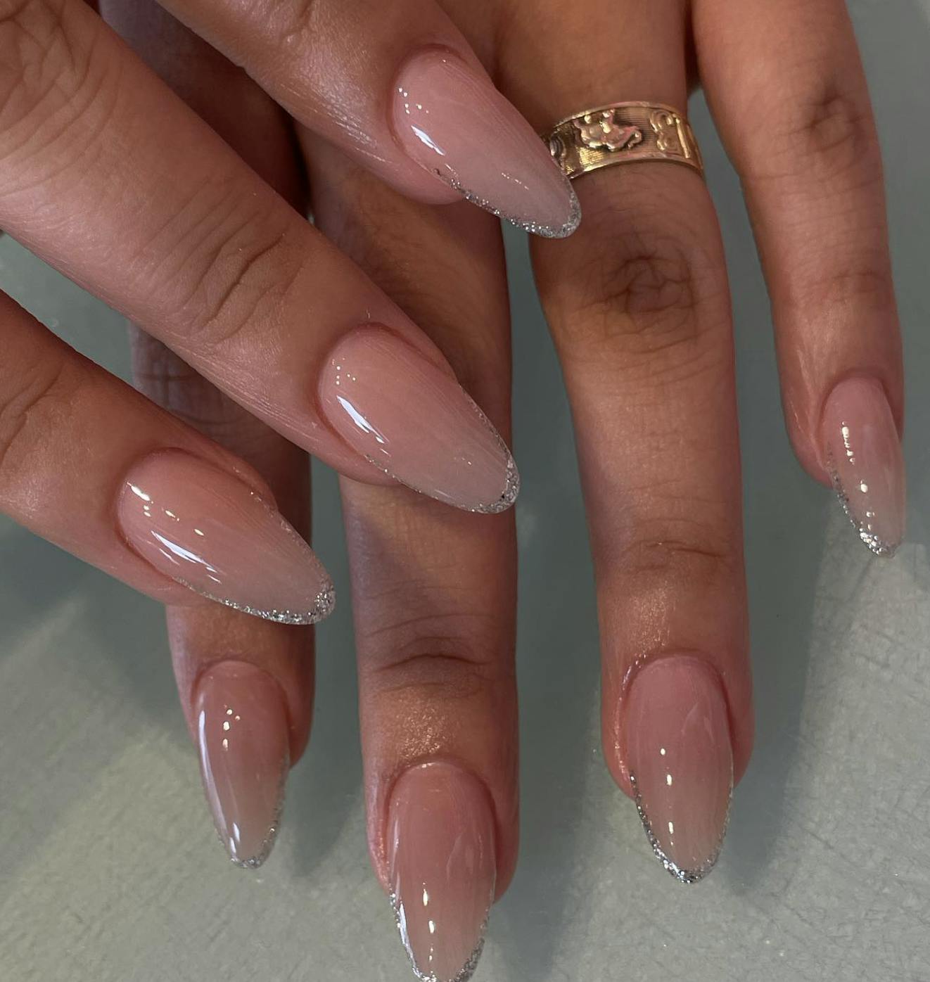 Acrylnägel mit Glitzerspitze